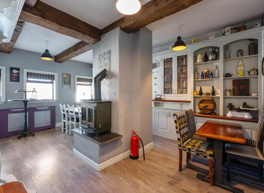 Murtagh' S Bar & Guesthouse, 13-15 North Street, Crossmaglen, Newry, BT35 9AB