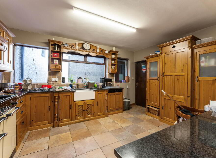 Murtagh' S Bar & Guesthouse, 13-15 North Street, Crossmaglen, Newry, BT35 9AB