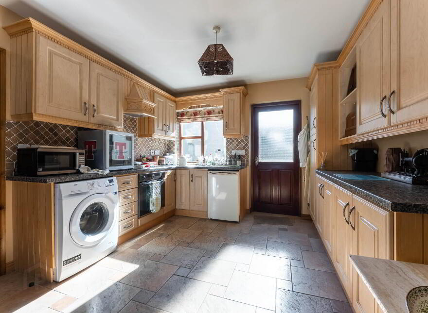 Murtagh' S Bar & Guesthouse, 13-15 North Street, Crossmaglen, Newry, BT35 9AB