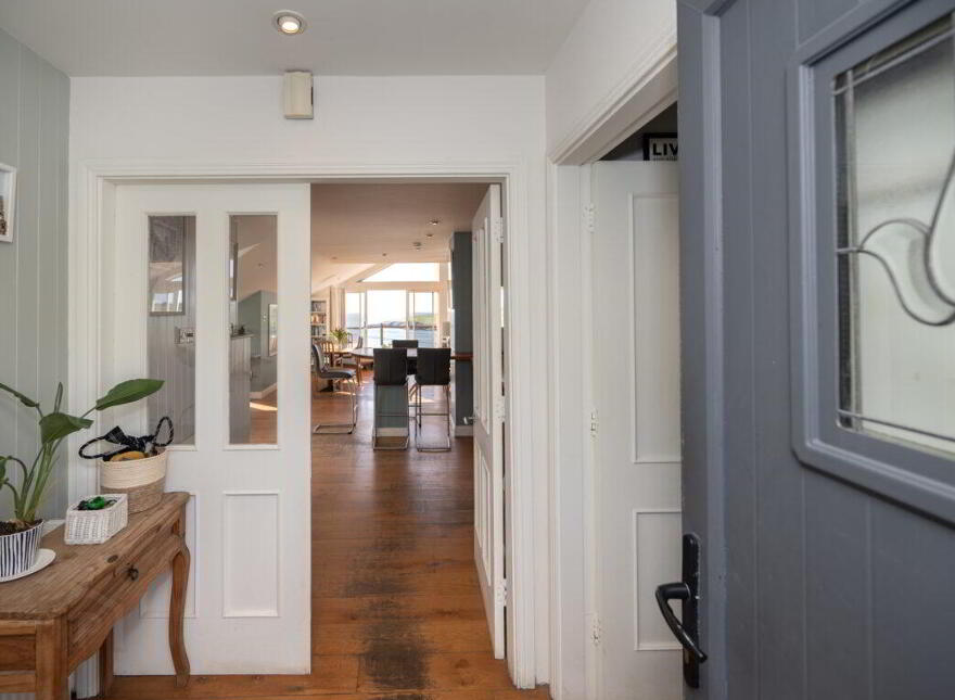 Whistler, Coast Road, Fountainstown, P43K300