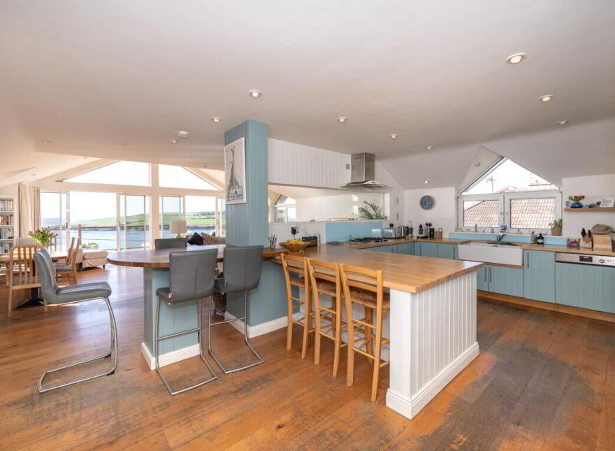 Whistler, Coast Road, Fountainstown, P43K300