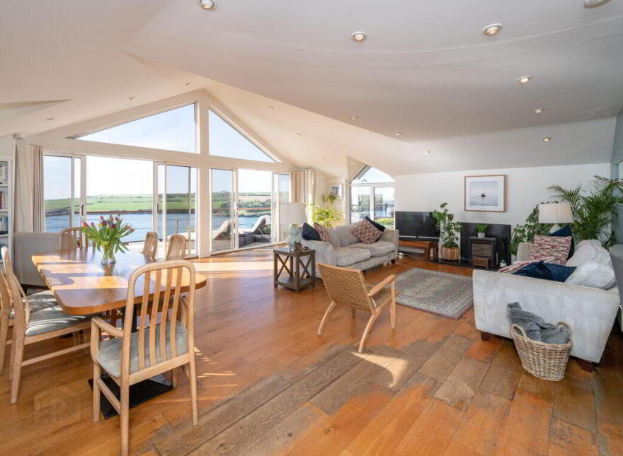 Whistler, Coast Road, Fountainstown, P43K300