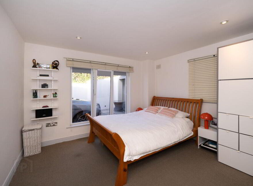 Whistler, Coast Road, Fountainstown, P43K300