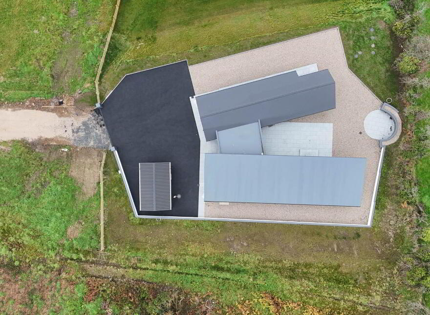 Kinelargy, Downings, F92P90V