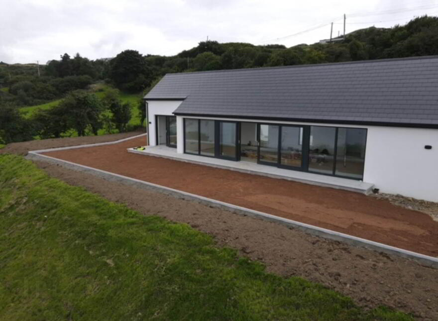 Kinelargy, Downings, F92P90V