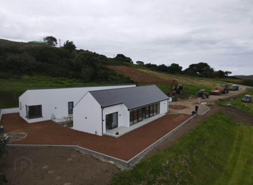 Kinelargy, Downings, F92P90V