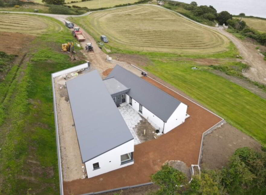 Kinelargy, Downings, F92P90V