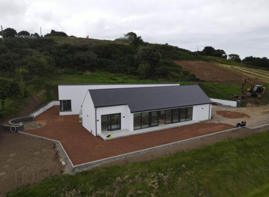 Kinelargy, Downings, F92P90V
