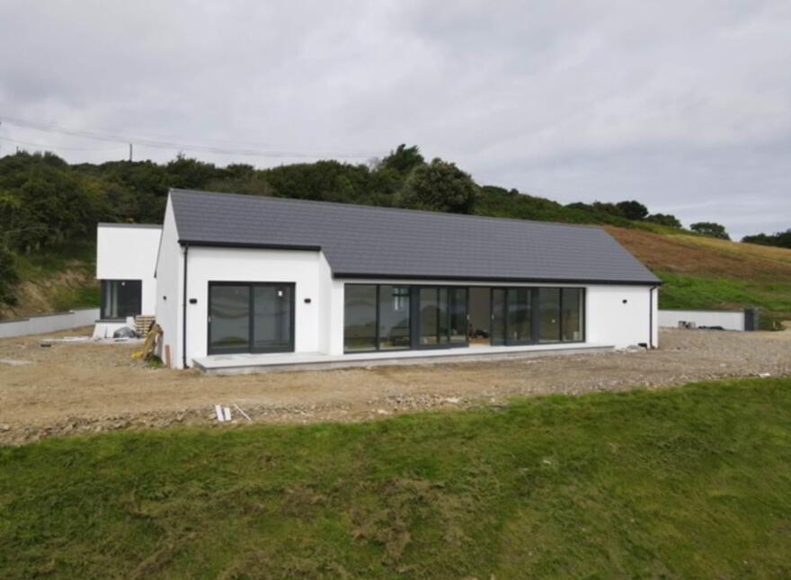 Kinelargy, Downings, F92P90V