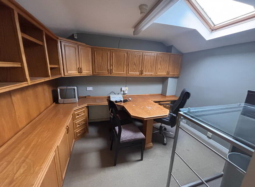 14 O'Connell Street, Ennis, V95X260