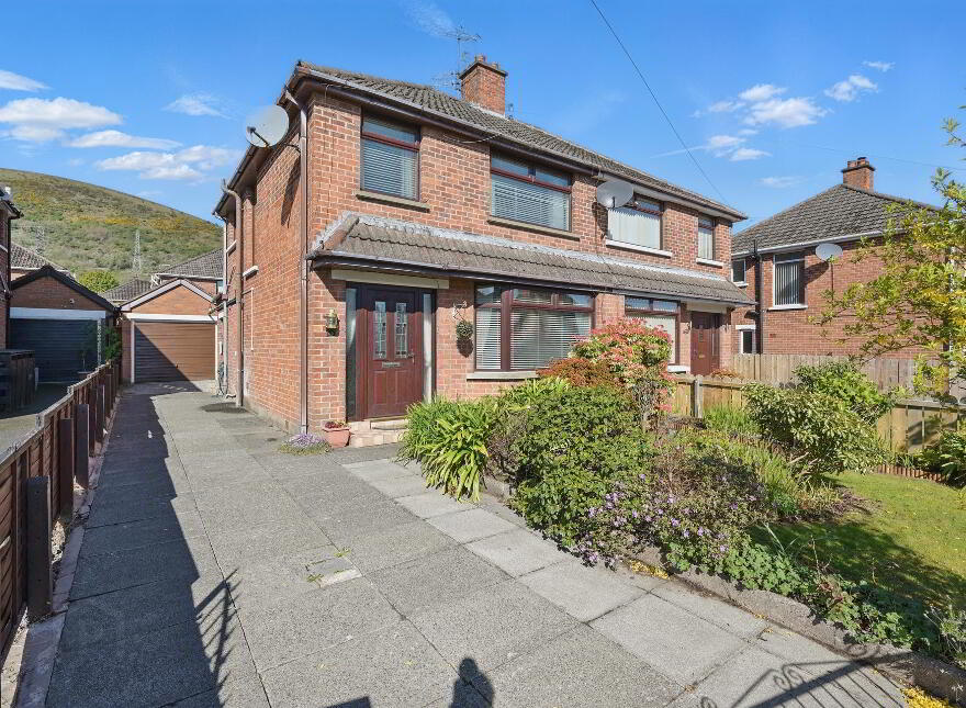 55 Lyndhurst Park, Belfast, BT13 3PG