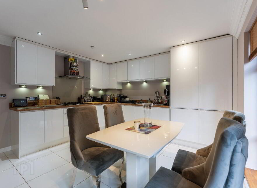 9a Malone Valley Park, Belfast, BT9 5PZ