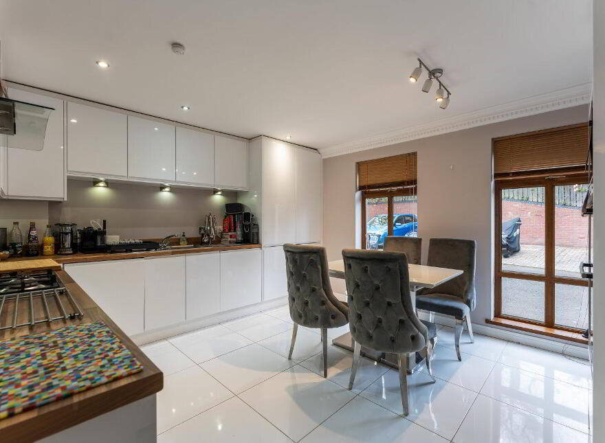 9a Malone Valley Park, Belfast, BT9 5PZ
