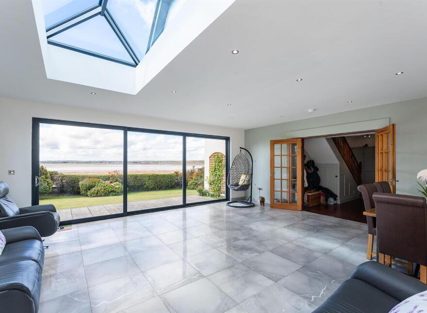 104 Portaferry Road, Newtownards, BT22 2AH