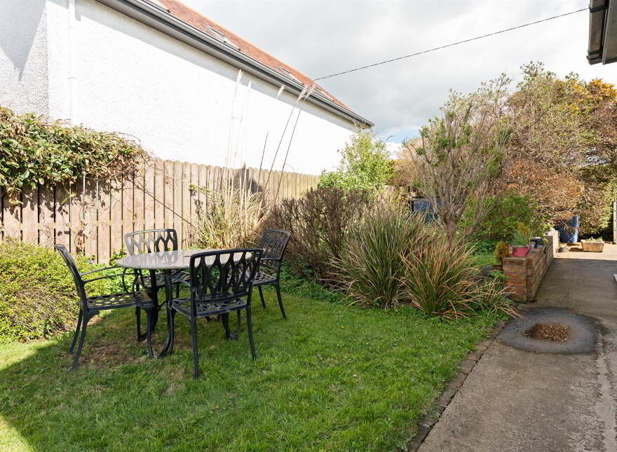 104 Portaferry Road, Newtownards, BT22 2AH