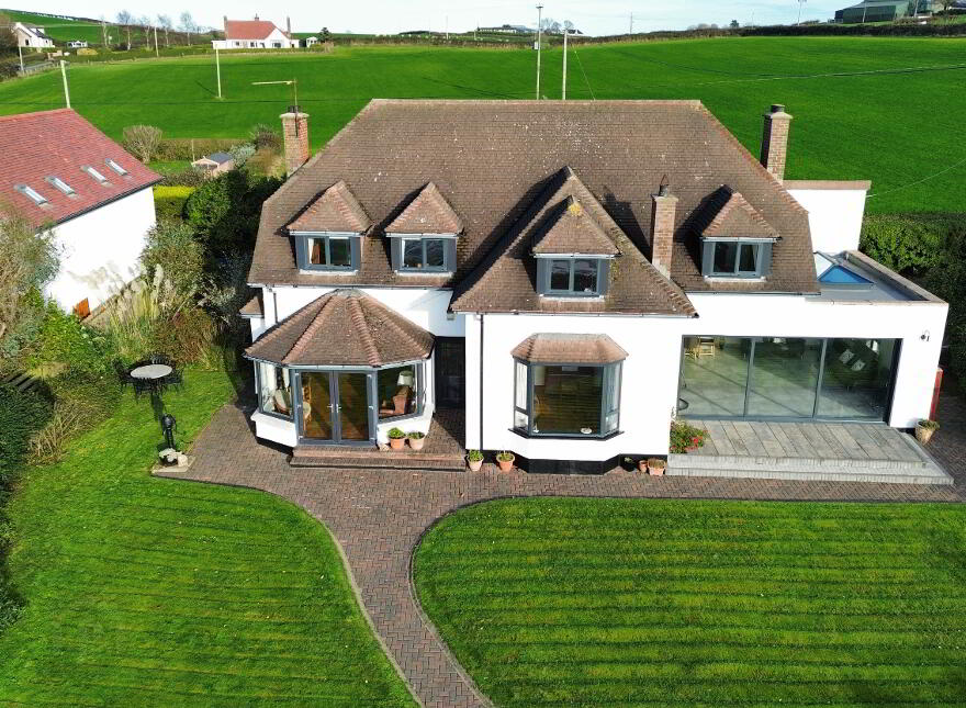 104 Portaferry Road, Newtownards, BT22 2AH