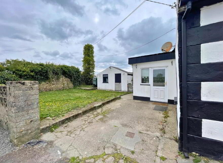 Black And White Cottage, Dangan, Kilmacow, X91WV58