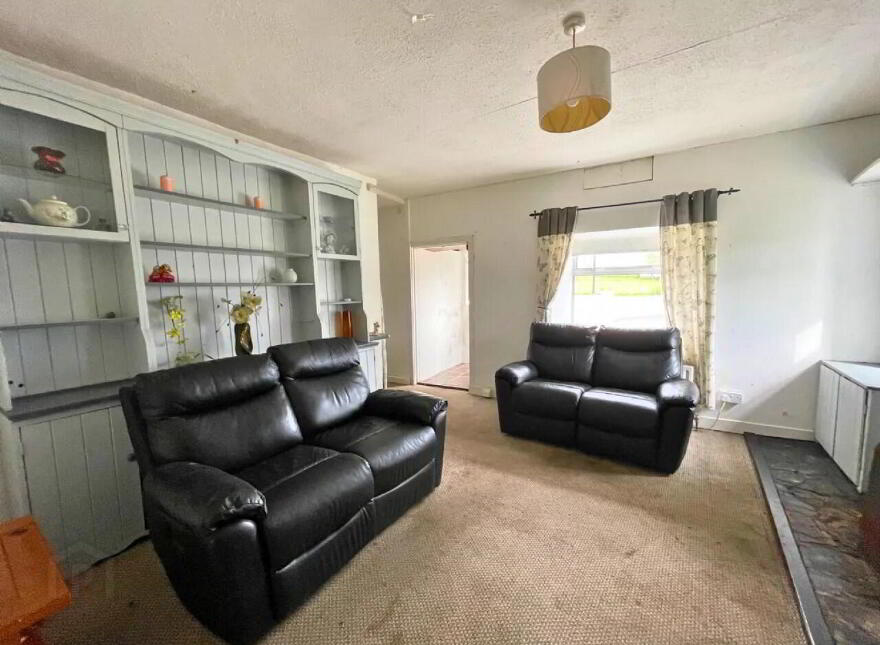 Black And White Cottage, Dangan, Kilmacow, X91WV58