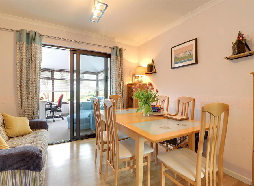 10 Balmoral Court, Bangor, BT19 7XQ