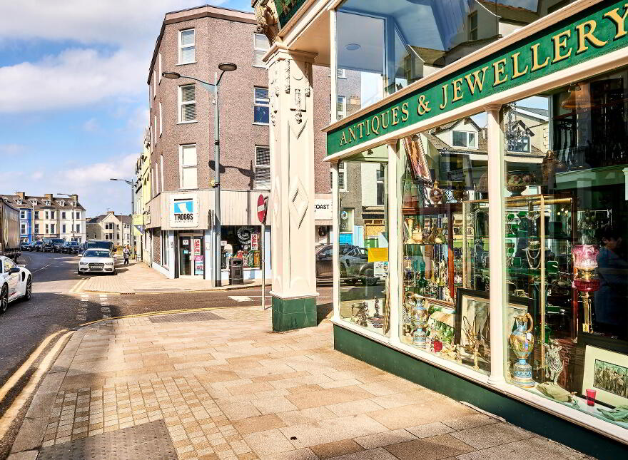 86 Main Street &, 2 Bath Street, Portrush, BT56 8AW