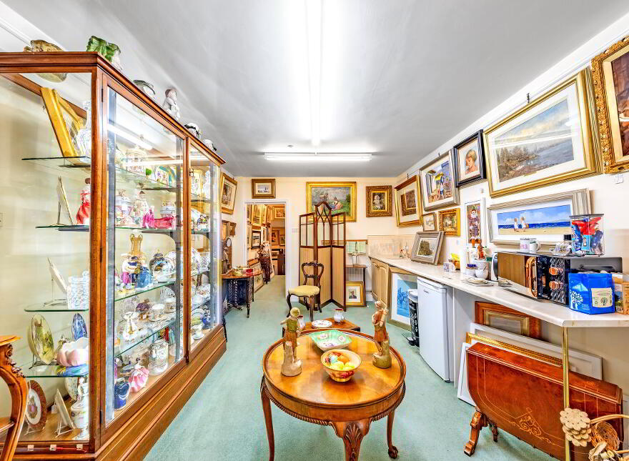 86 Main Street &, 2 Bath Street, Portrush, BT56 8AW