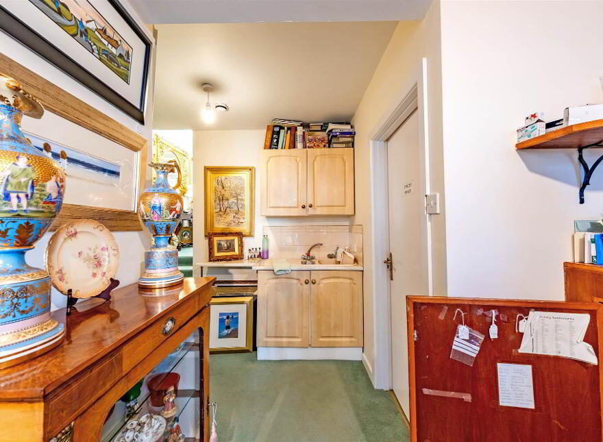 86 Main Street &, 2 Bath Street, Portrush, BT56 8BN