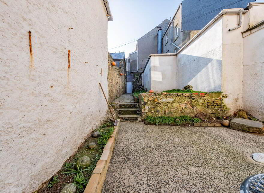 86 Main Street &, 2 Bath Street, Portrush, BT56 8BN
