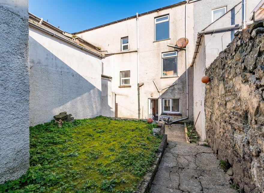 86 Main Street &, 2 Bath Street, Portrush, BT56 8BN