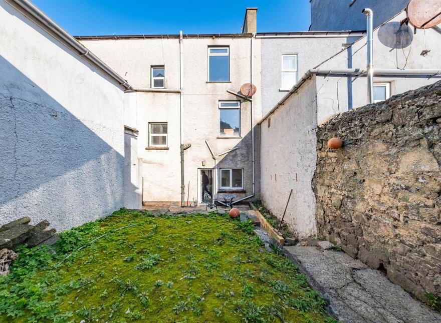86 Main Street &, 2 Bath Street, Portrush, BT56 8BN