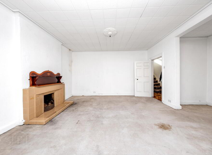 86 Main Street &, 2 Bath Street, Portrush, BT56 8BN
