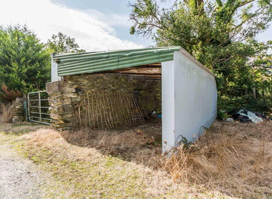 Lickeen, Glengarriff, P75Y104