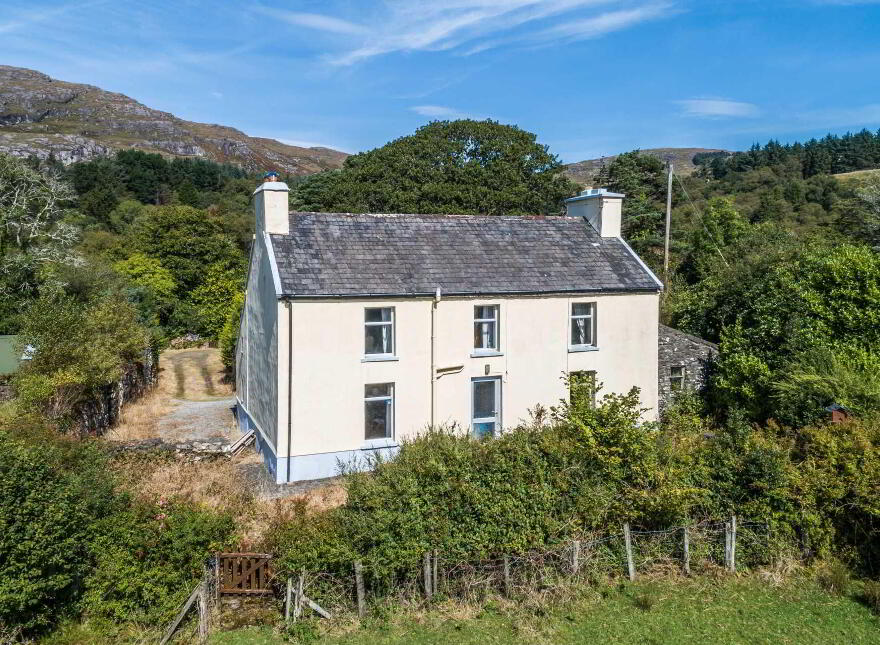Lickeen, Glengarriff, P75Y104