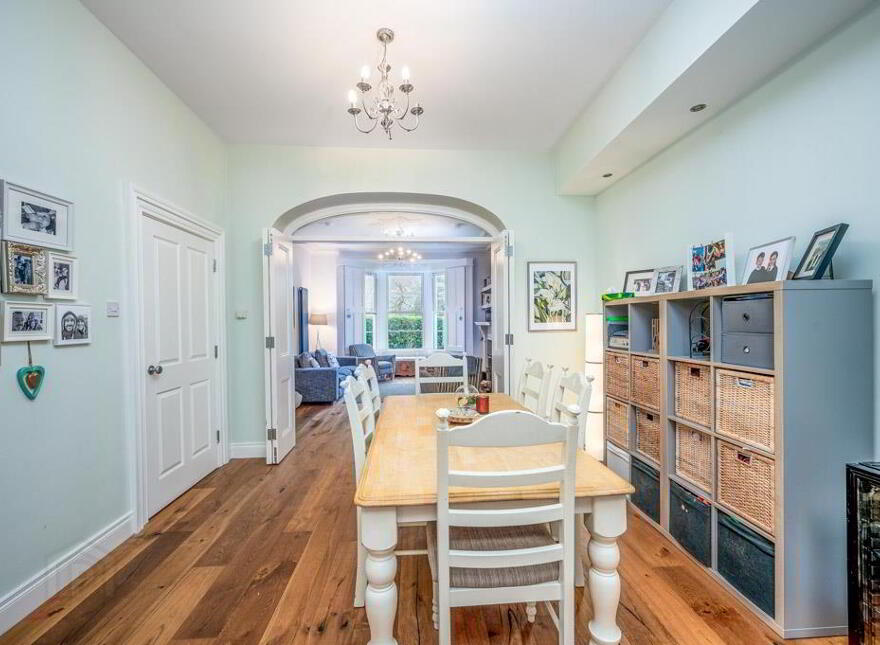 98 Church Road, Holywood, BT18 9BX