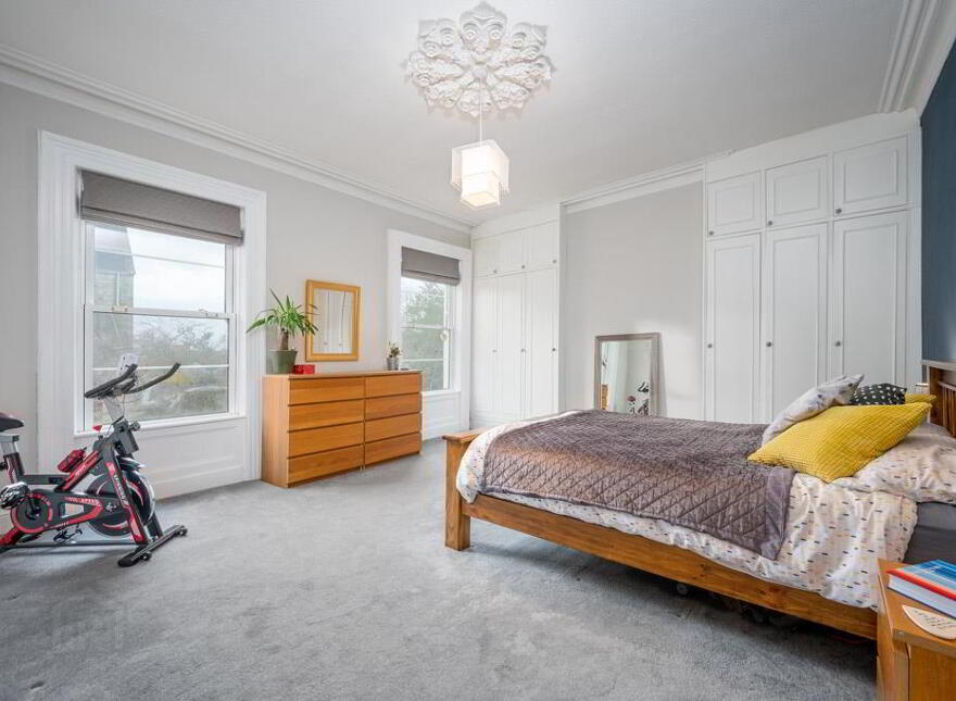 98 Church Road, Holywood, BT18 9BX