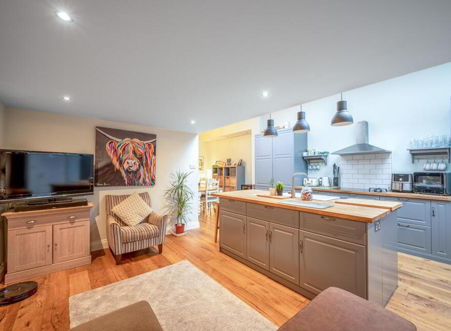 98 Church Road, Holywood, BT18 9BX