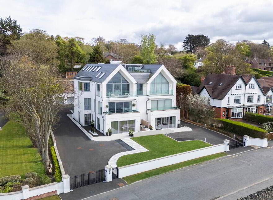 Apartment 2 Henley 12 Seafront Road, Cultra, Holywood, BT18 0BB photo