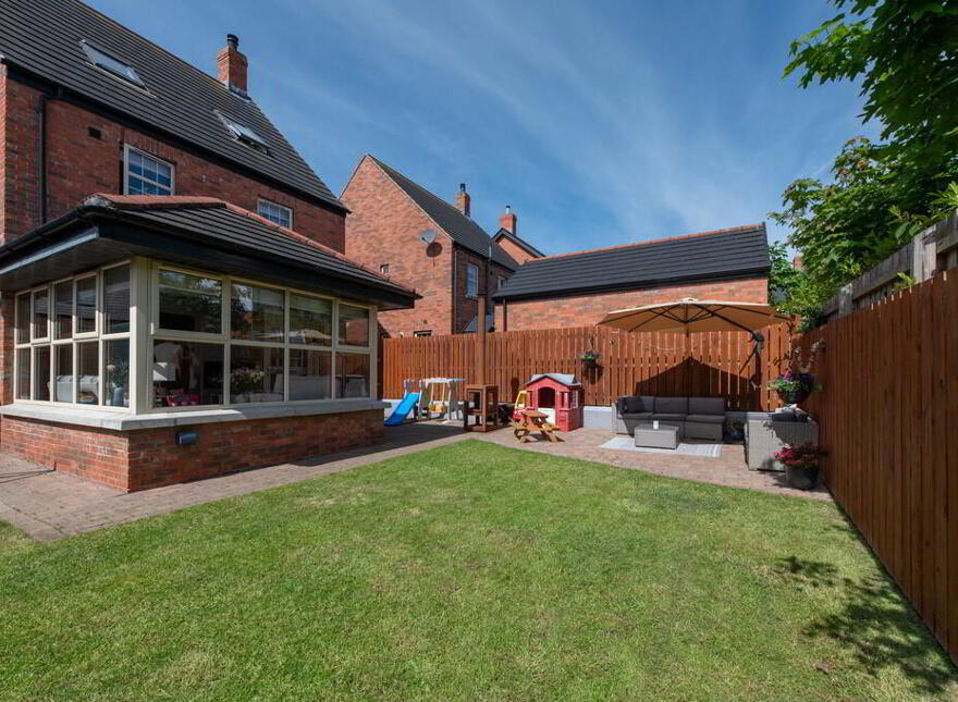 6 The Cairn View, Greenisland, Carrickfergus, BT38 8YQ