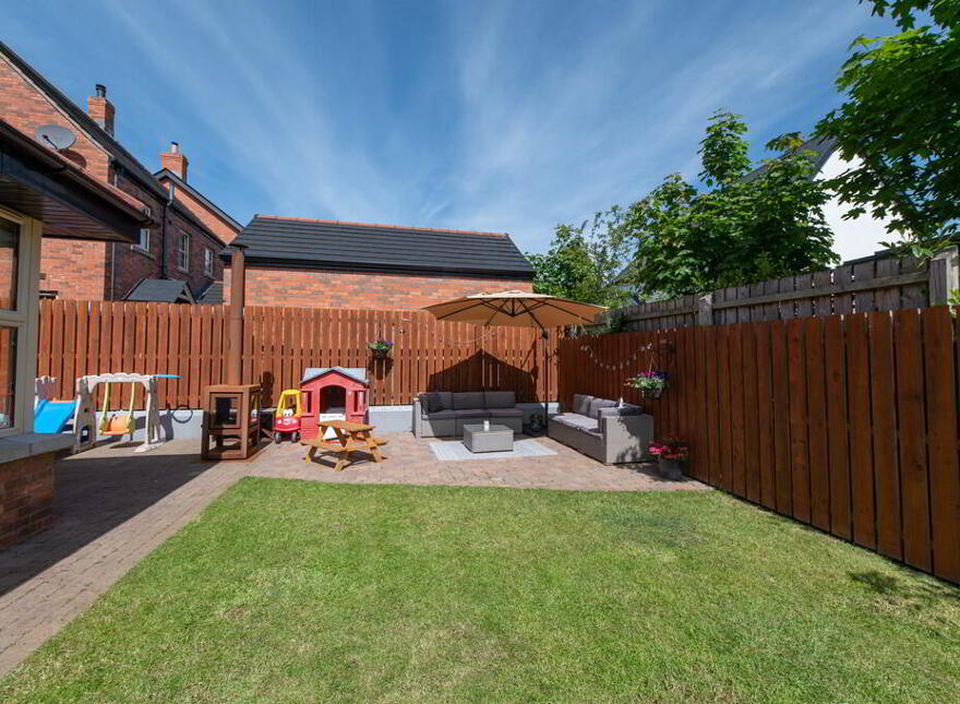 6 The Cairn View, Greenisland, Carrickfergus, BT38 8YQ