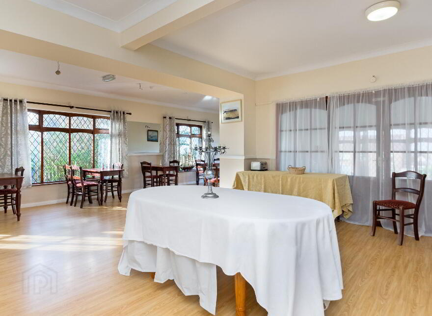 Ocean Wave Lodge, Top Road, Strandhill, Sligo