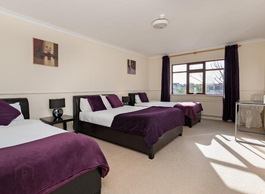 Ocean Wave Lodge, Top Road, Strandhill, Sligo