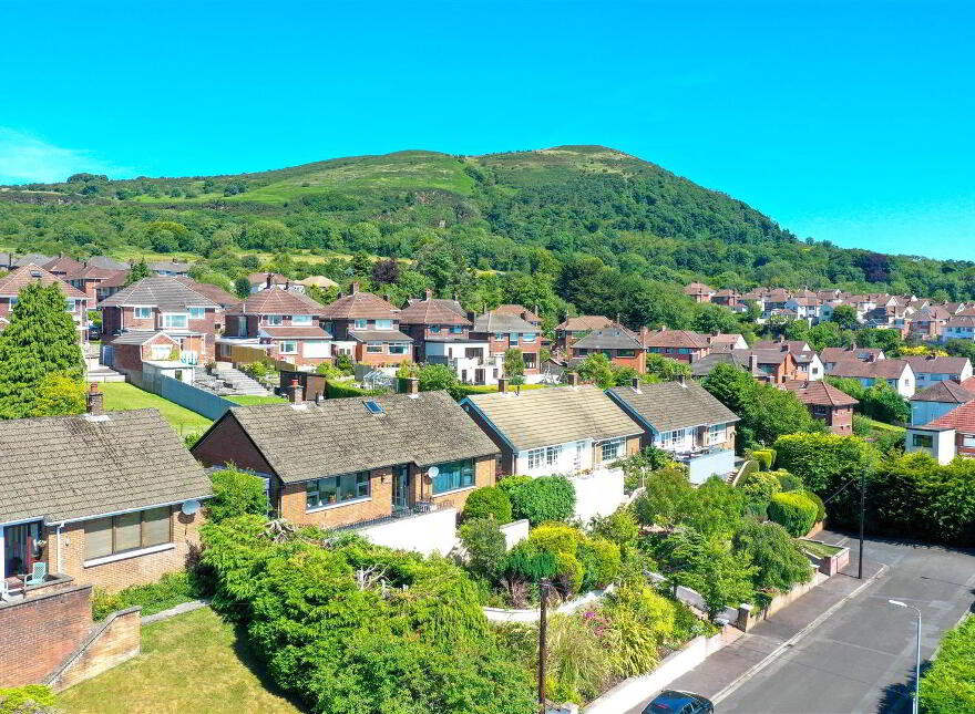 28 Mount Coole Gardens, Belfast, BT14 8JY