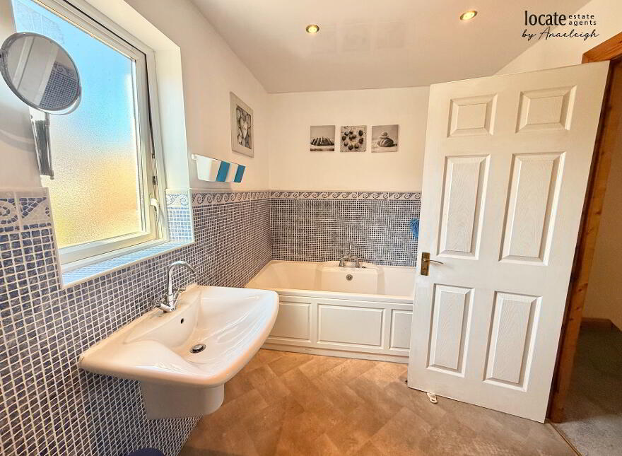 27 Ashthorpe, Waterside, Derry, BT47 2DH