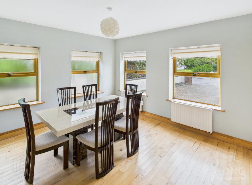 1 Árd Na Gréine, Tullamore, R35