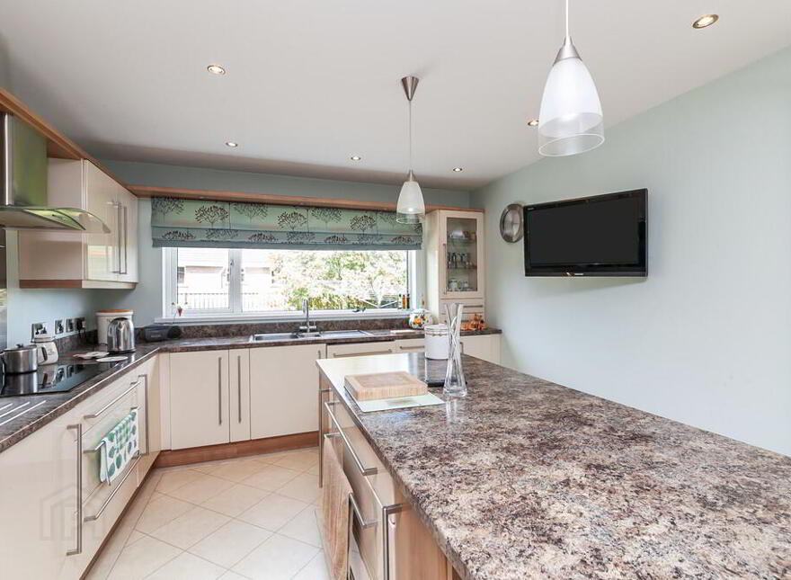 122 Trossachs Drive, Upper Malone Road, Belfast, BT10 0HU