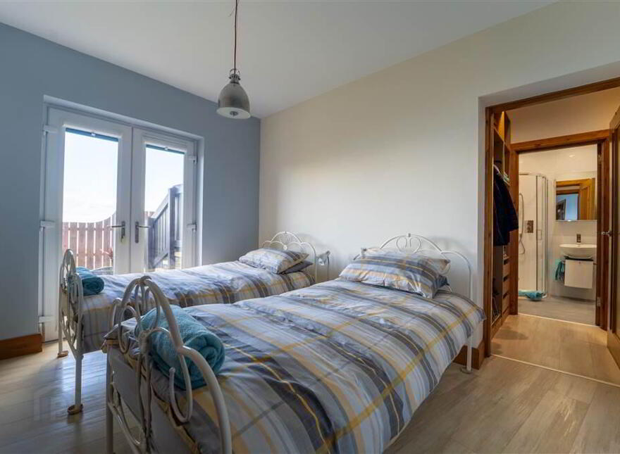 8b Andrews Shorefield, Groomsport, Bangor, BT19 6LJ