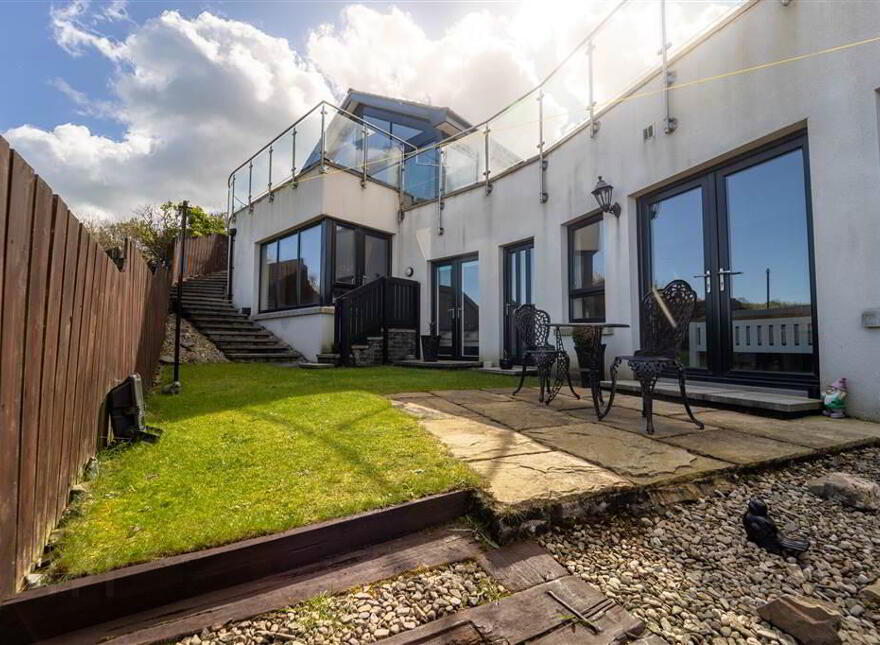 8b Andrews Shorefield, Groomsport, Bangor, BT19 6LJ