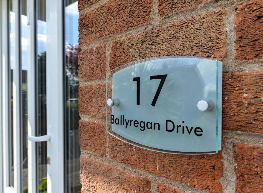 17 Ballyregan Drive, Dundonald, Belfast, BT16 1JN