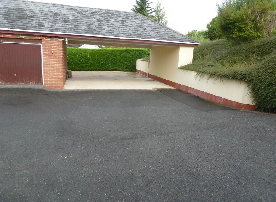 6 Lakeview Park, Enniskillen, BT74 6AR