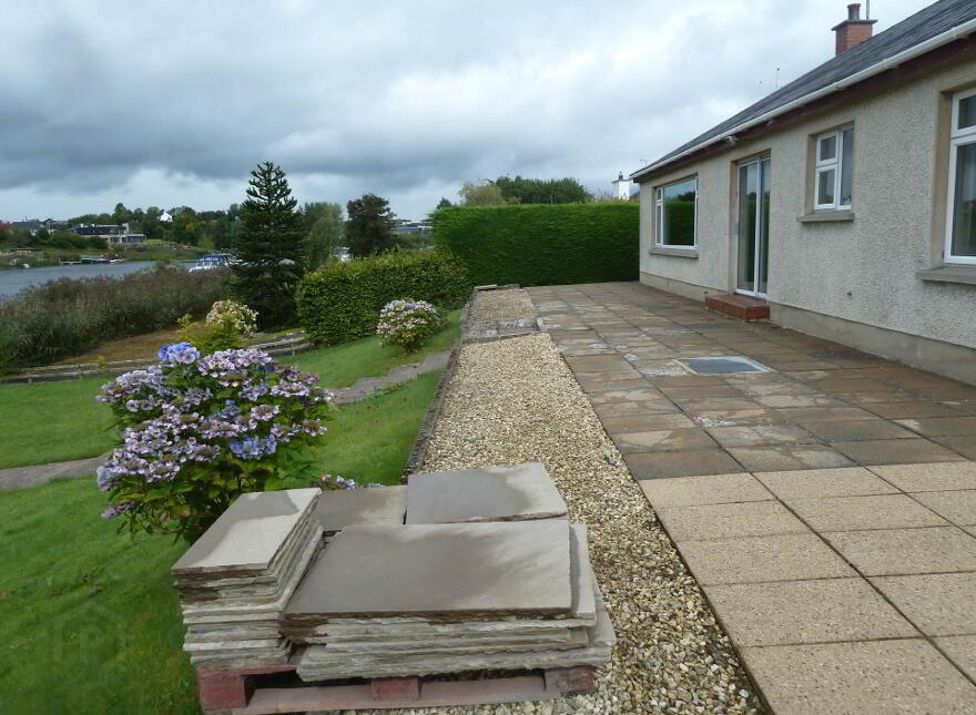 6 Lakeview Park, Enniskillen, BT74 6AR