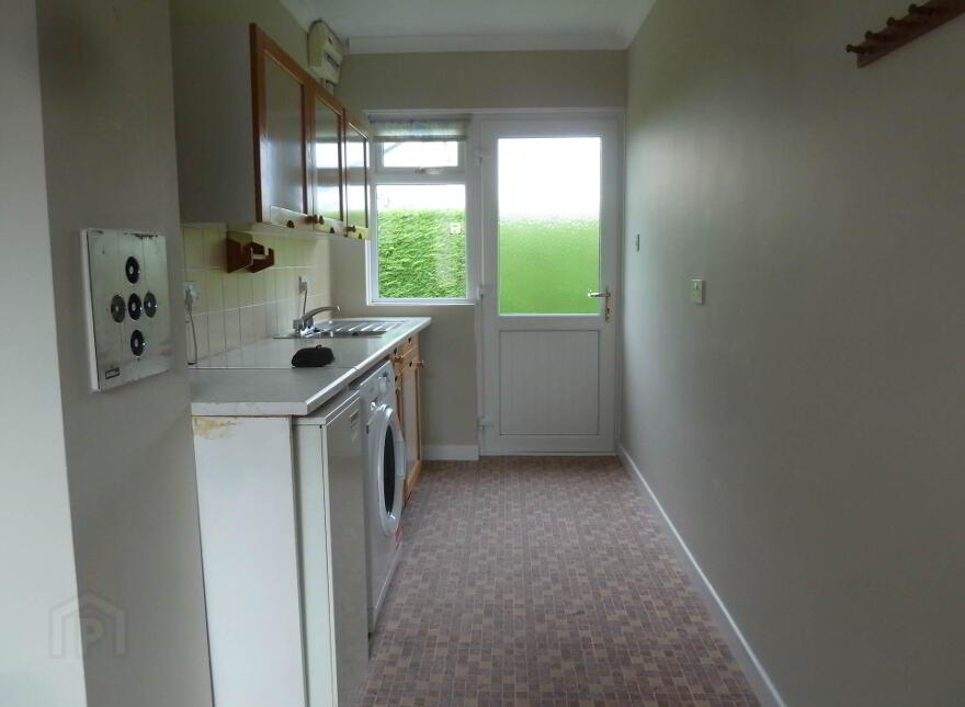 6 Lakeview Park, Enniskillen, BT74 6AR